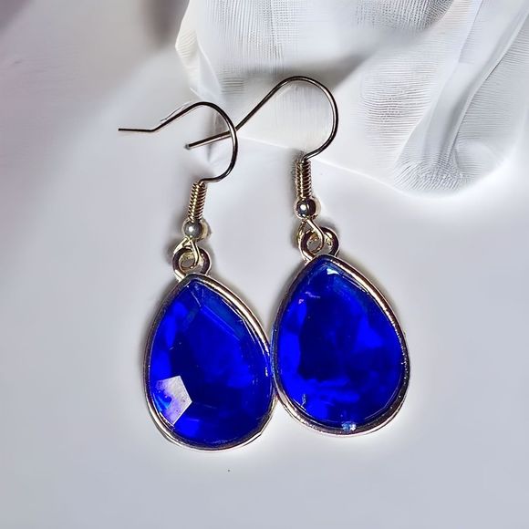Deep Blue CZ Gemstones in 925 Silver-Plated Earrings - Picture 1 of 6